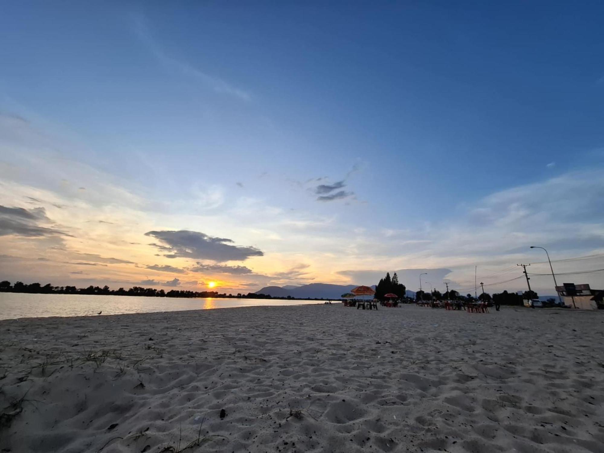 La Plage De Kampot By Lee & Hap Guest House Екстер'єр фото